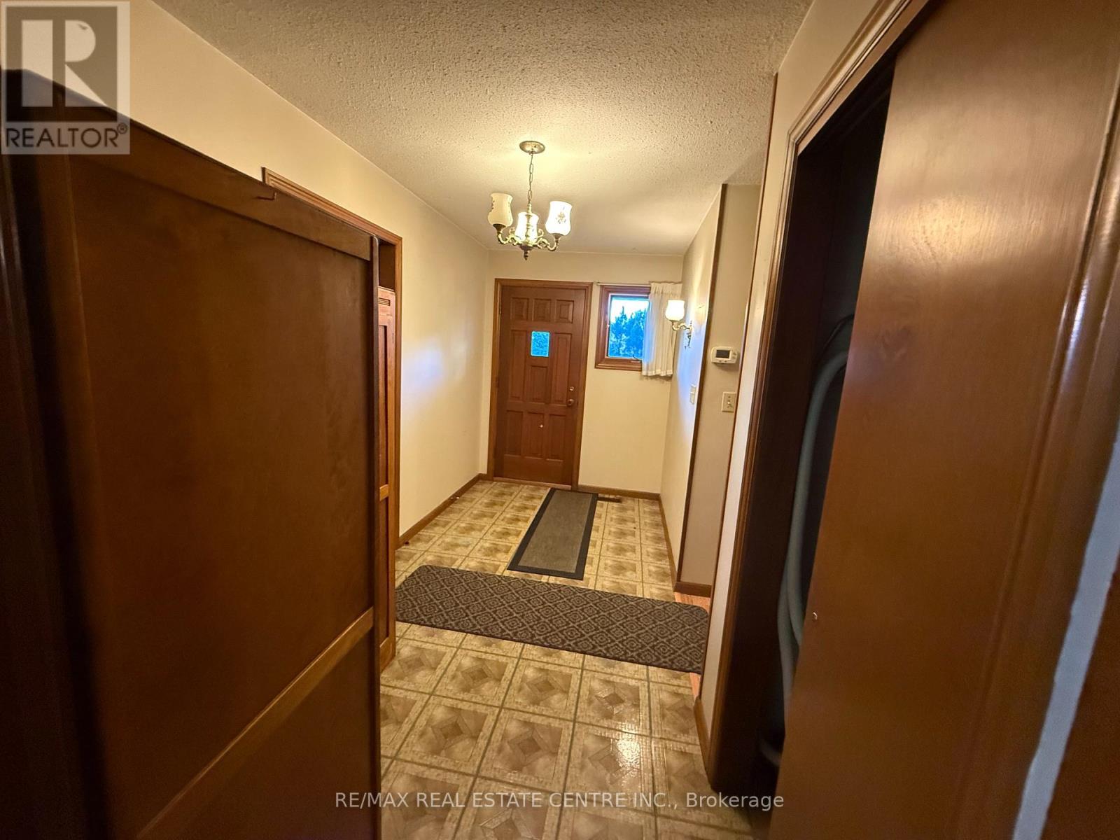 7745 Eastview Road Property Photo 7
