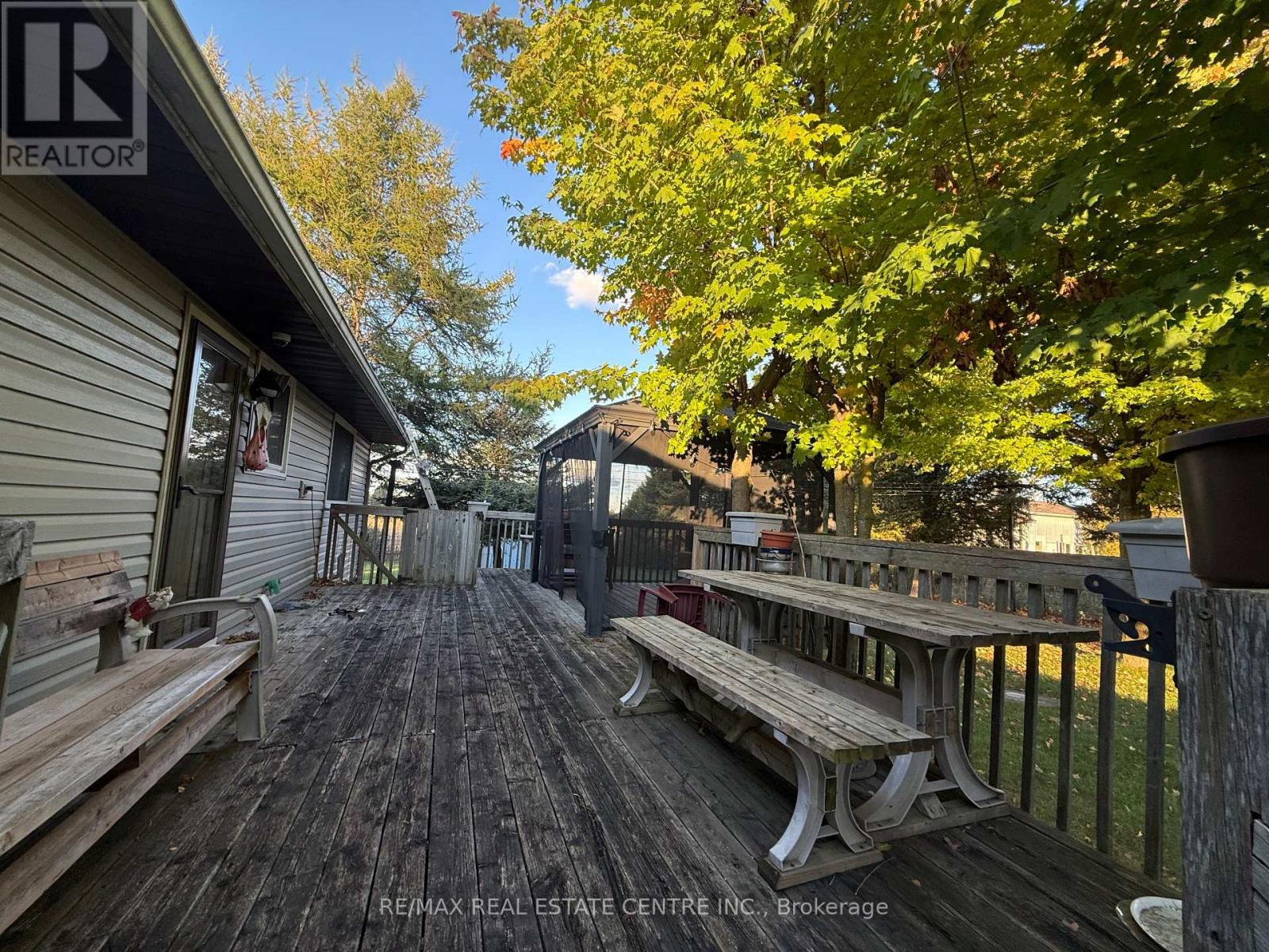 7745 Eastview Road Property Photo 17