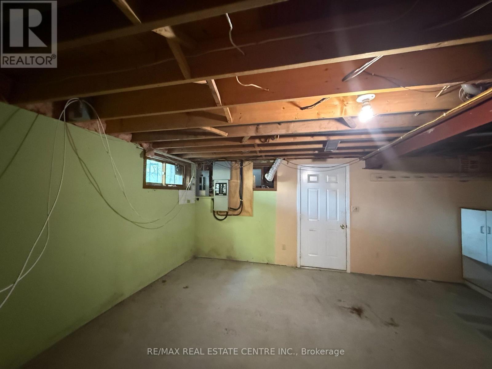 7745 Eastview Road Property Photo 23