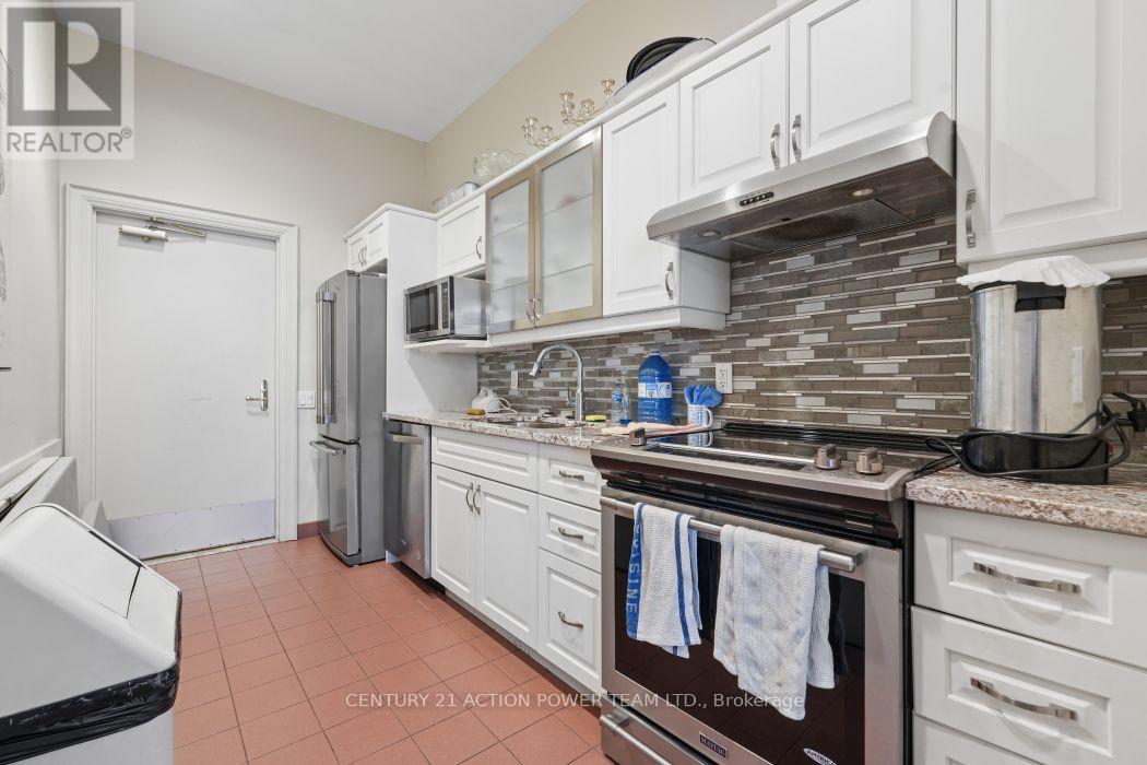 406 - 1480 Riverside Drive Property Photo 30