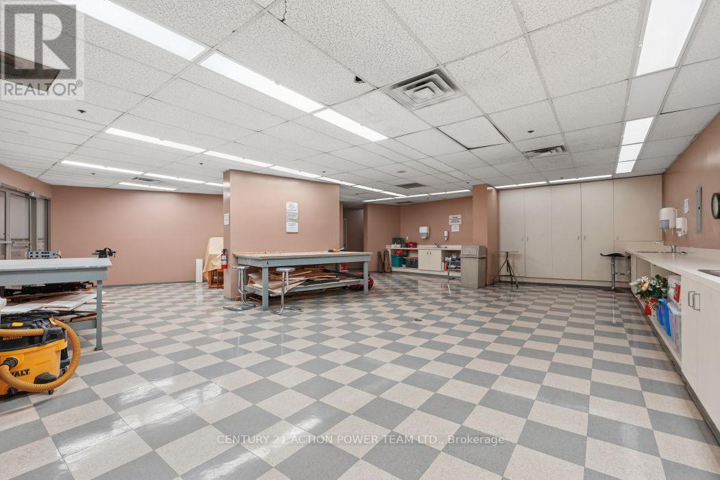 406 - 1480 Riverside Drive Property Photo 43