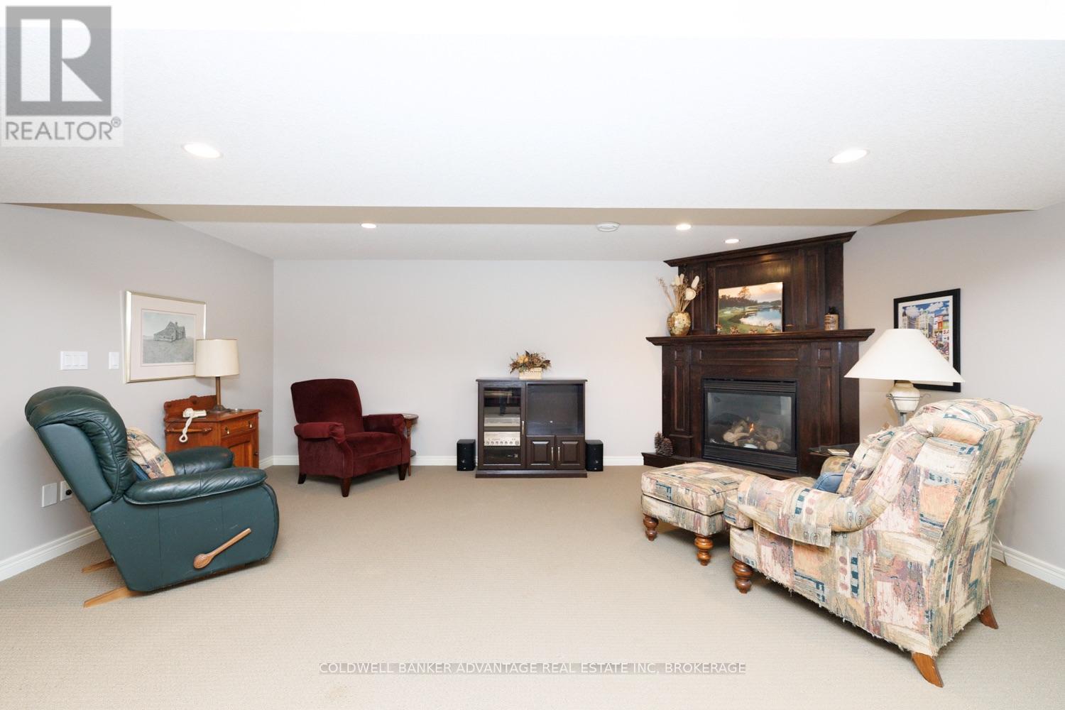 11 Willson Cross Property Photo 18