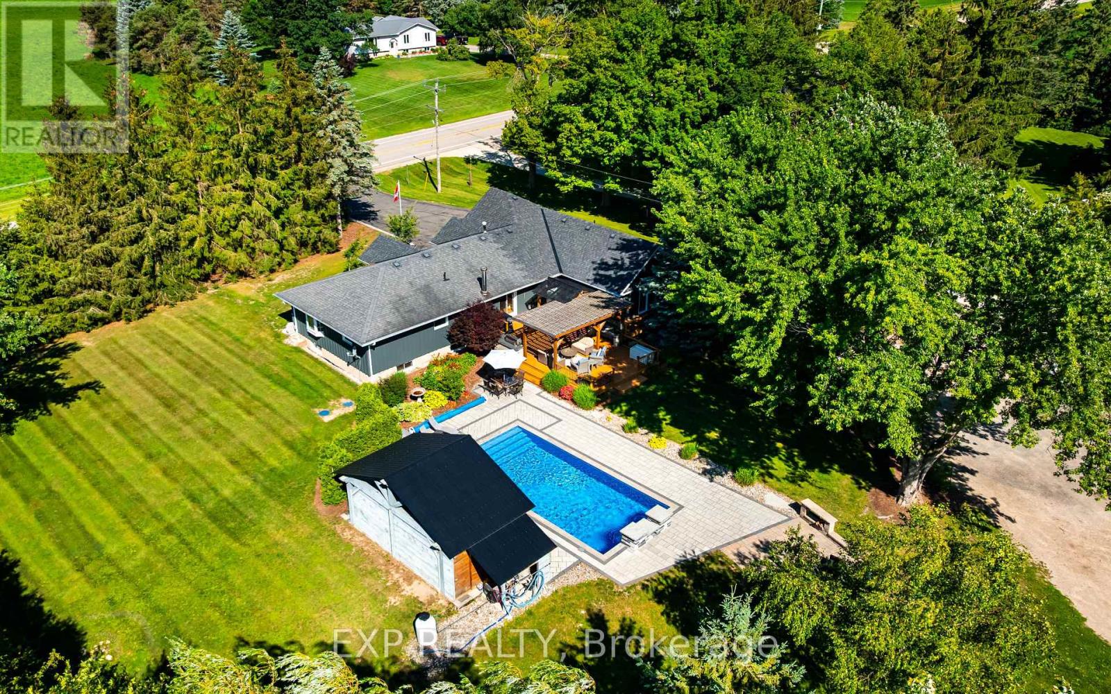 394175 County Rd 12 Property Photo 5