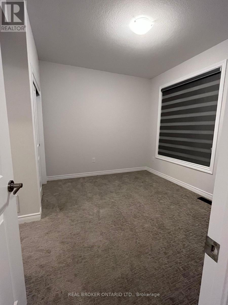 1 - 100 Hollywood Court Property Photo 5