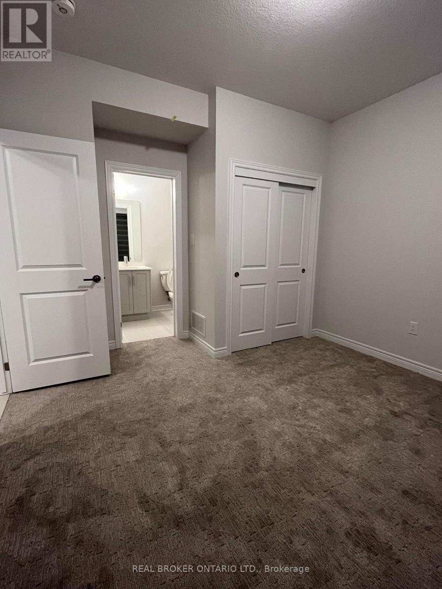 1 - 100 Hollywood Court Property Photo 6