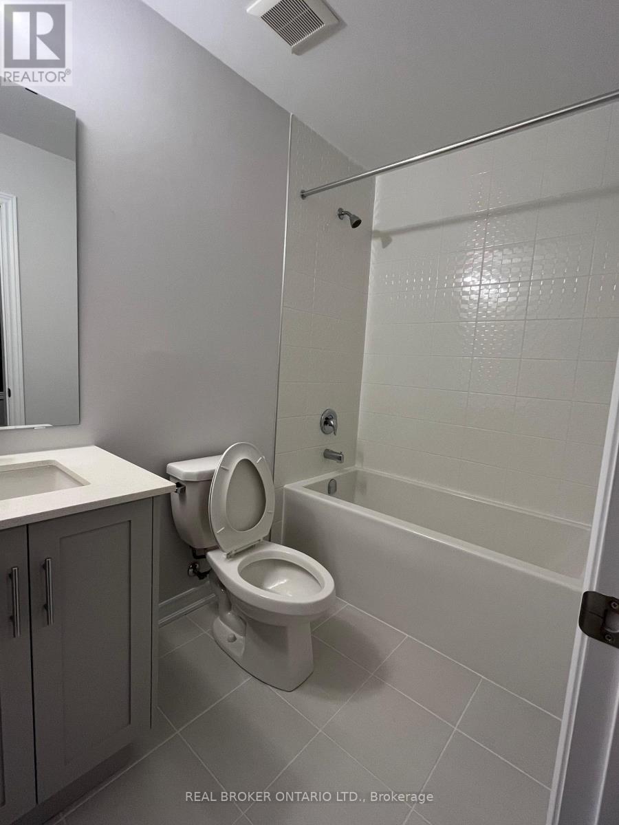 1 - 100 Hollywood Court Property Photo 7