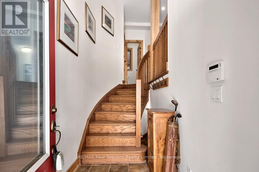 184 National Drive Property Photo 6