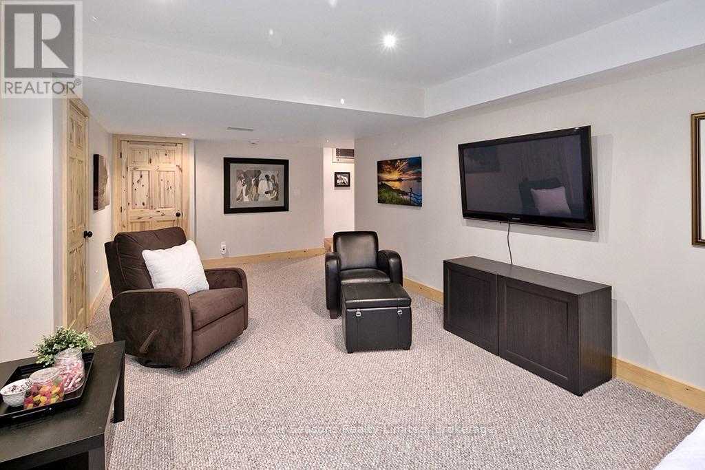 184 National Drive Property Photo 36