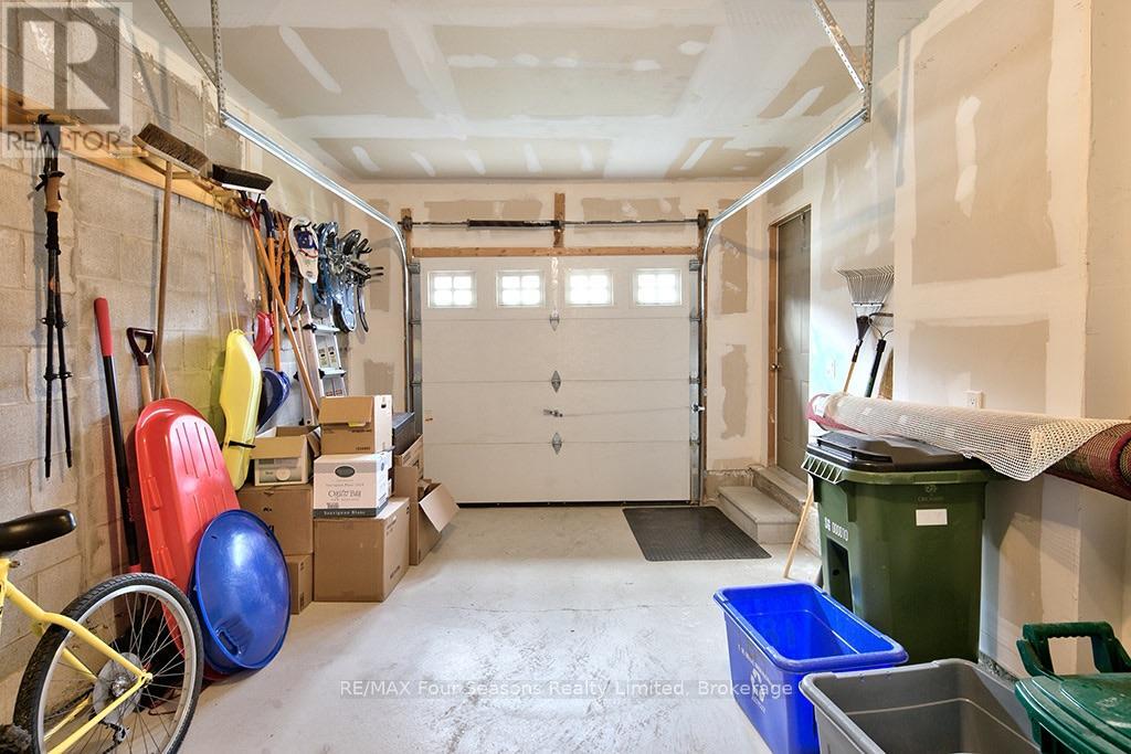 184 National Drive Property Photo 37