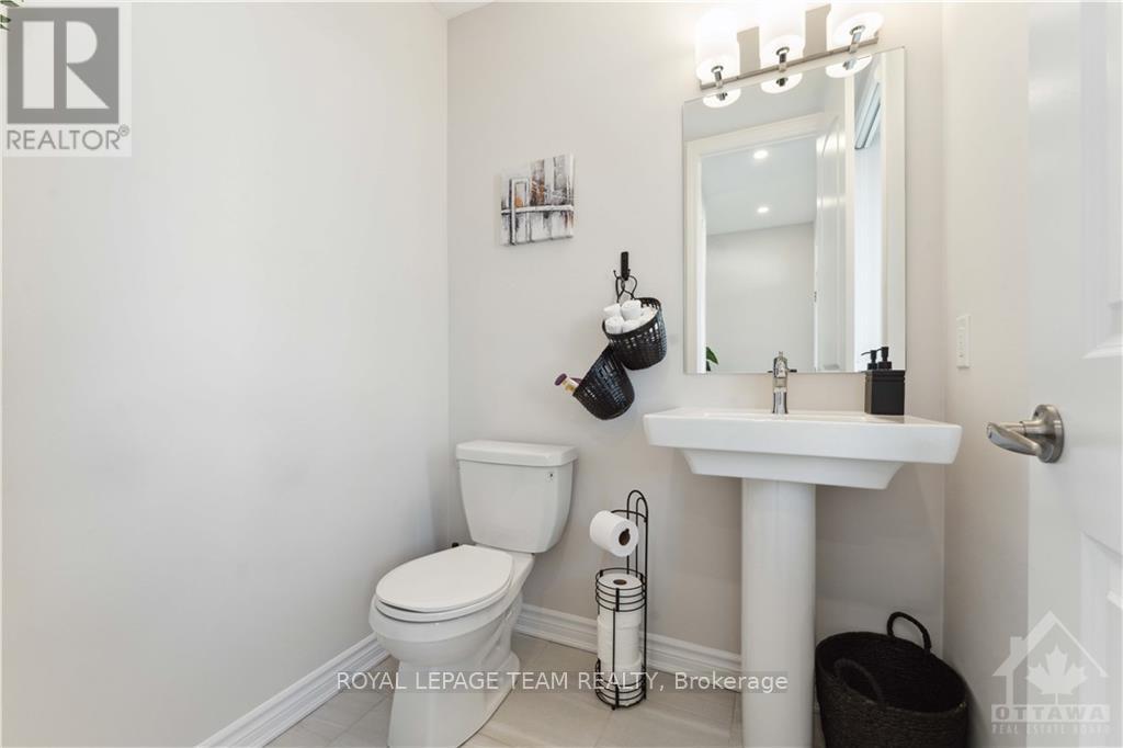 4118 Obsidian Street Property Photo 15