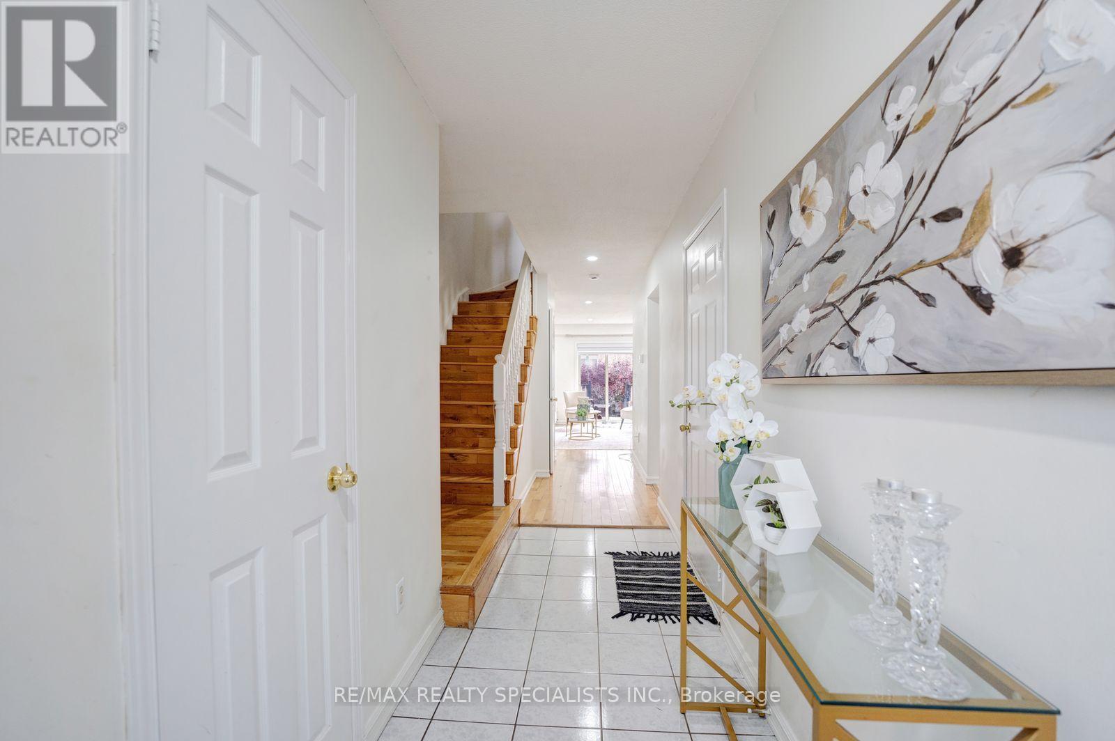 1754 Upper Gage Avenue Property Photo 4
