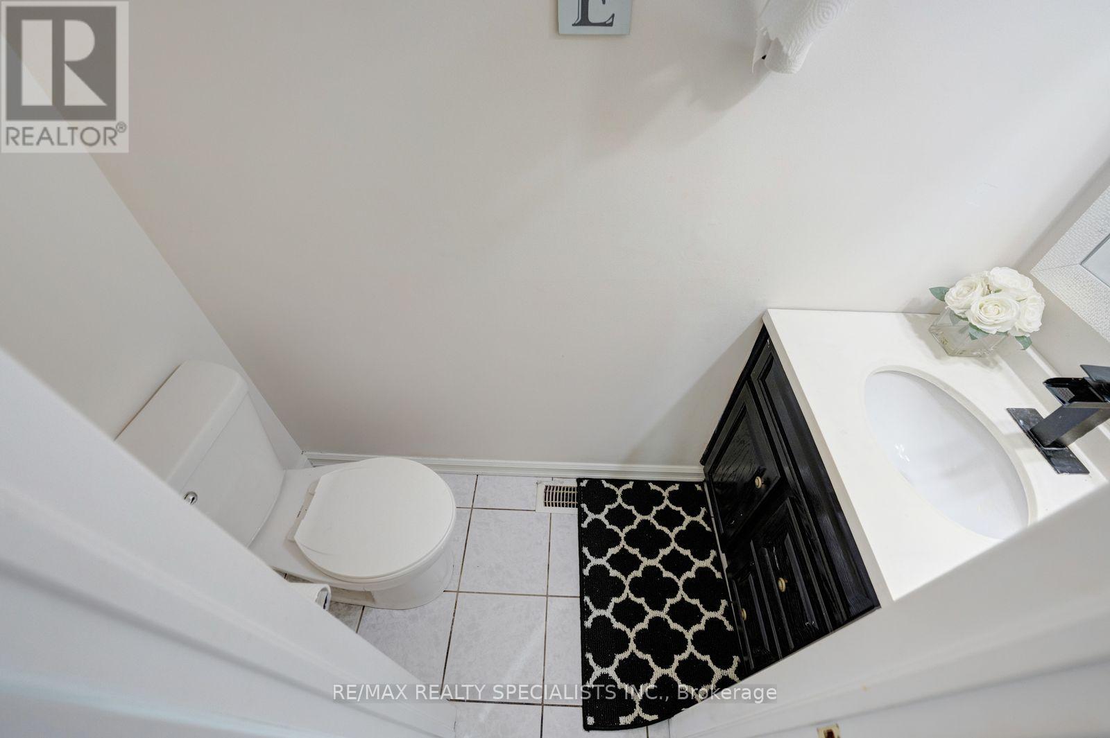 1754 Upper Gage Avenue Property Photo 6