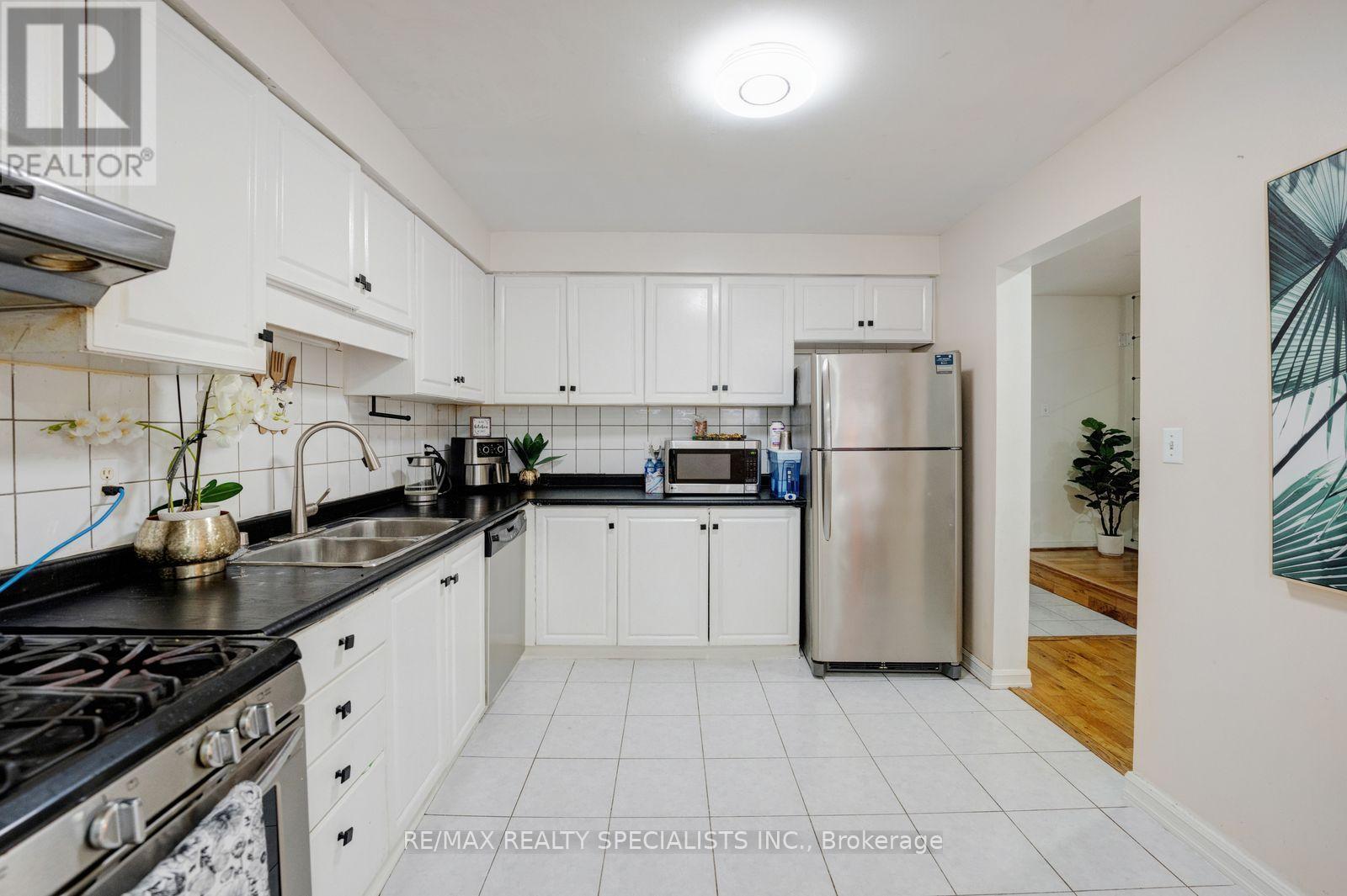 1754 Upper Gage Avenue Property Photo 9