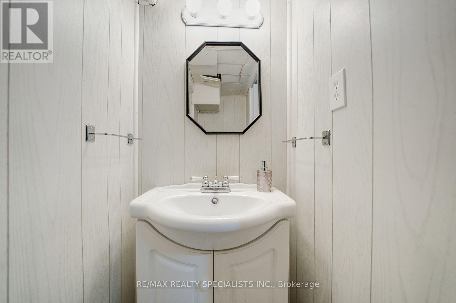 1754 Upper Gage Avenue Property Photo 33