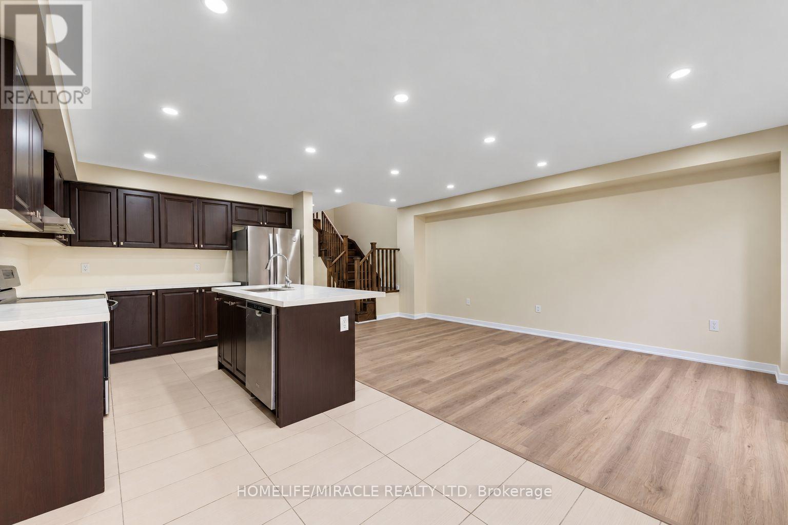 15 Bradshaw Drive Property Photo 16