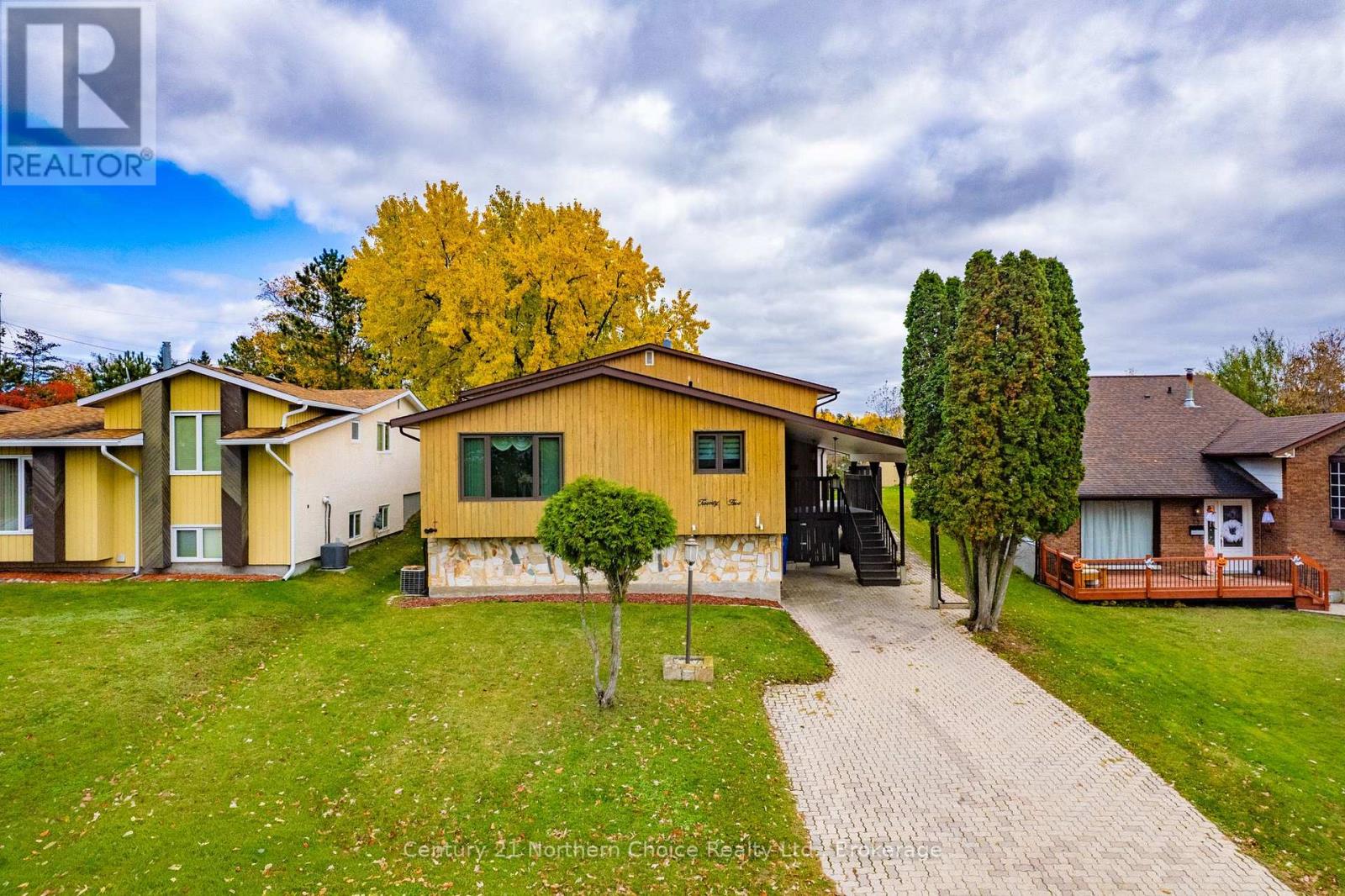 25 Cambrian Drive Property Photo 3