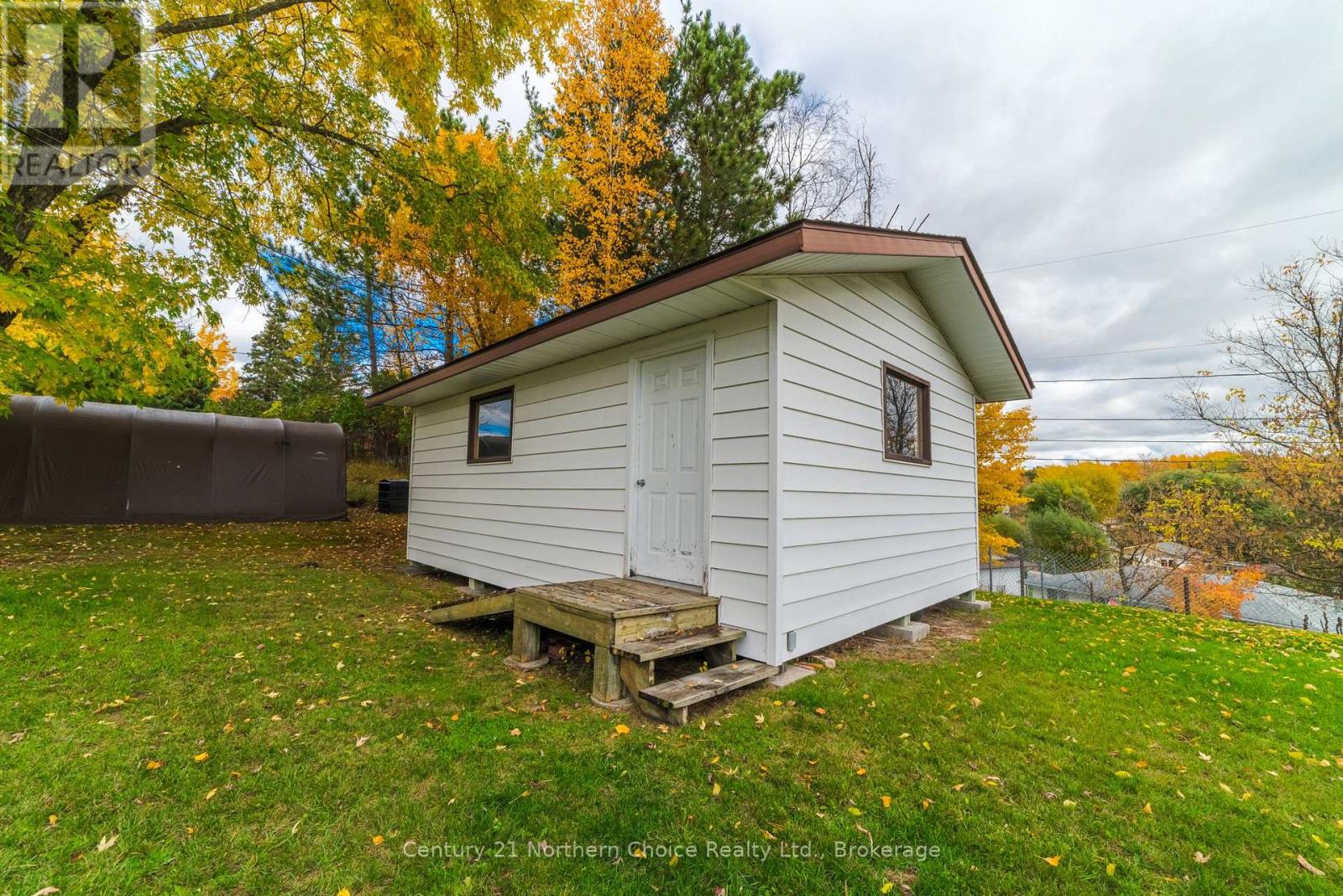 25 Cambrian Drive Property Photo 5