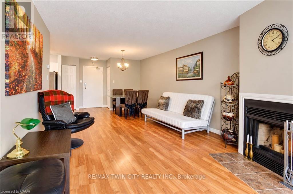 306 - 15 Hofstetter Avenue Property Photo 6