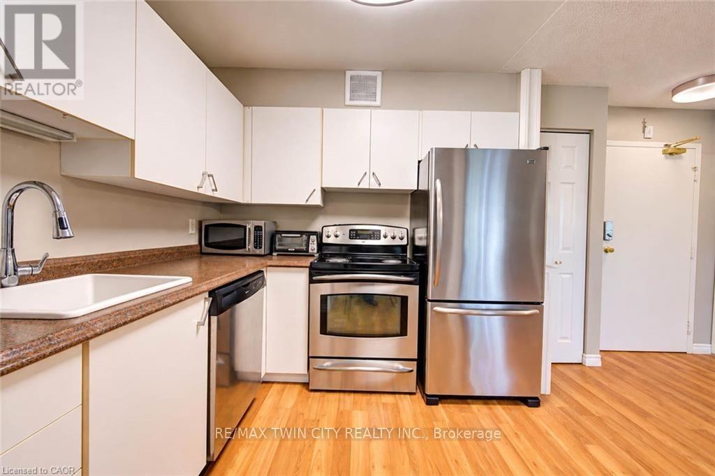306 - 15 Hofstetter Avenue Property Photo 9