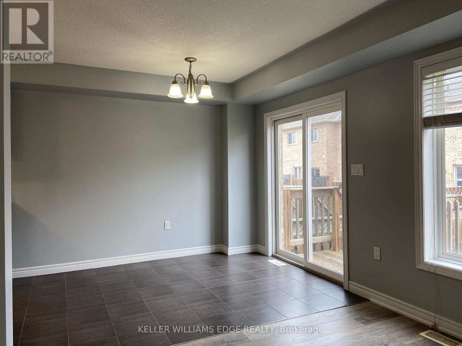 90 Bloom Crescent Property Photo 3