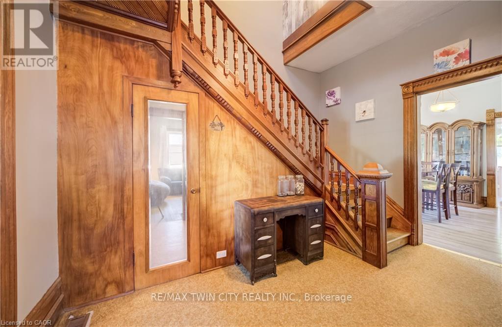 290 Turnberry Street Property Photo 6