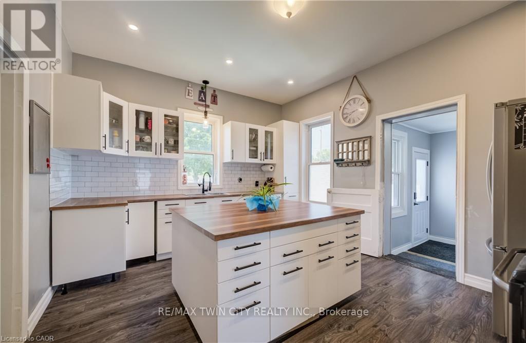 290 Turnberry Street Property Photo 11