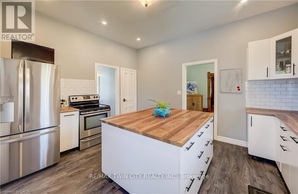 290 Turnberry Street Property Photo 17