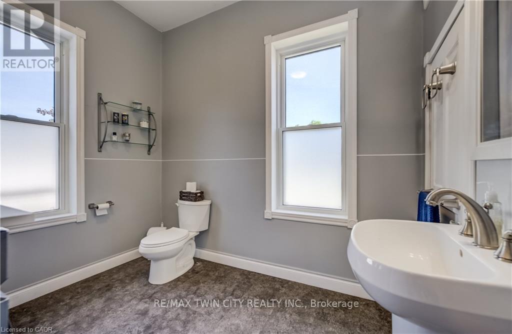 290 Turnberry Street Property Photo 20