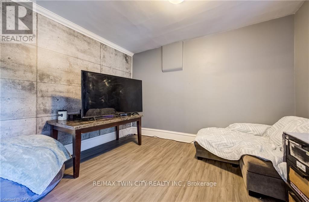 290 Turnberry Street Property Photo 24