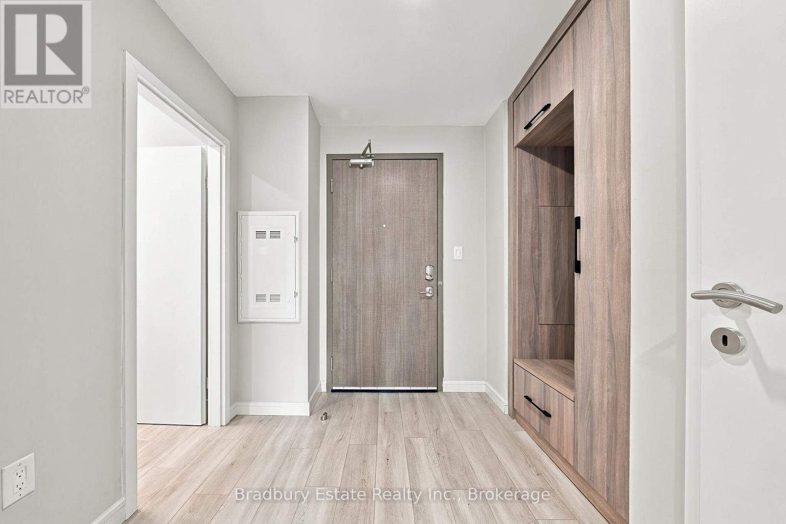 1009 - 20 George Street Property Photo 4