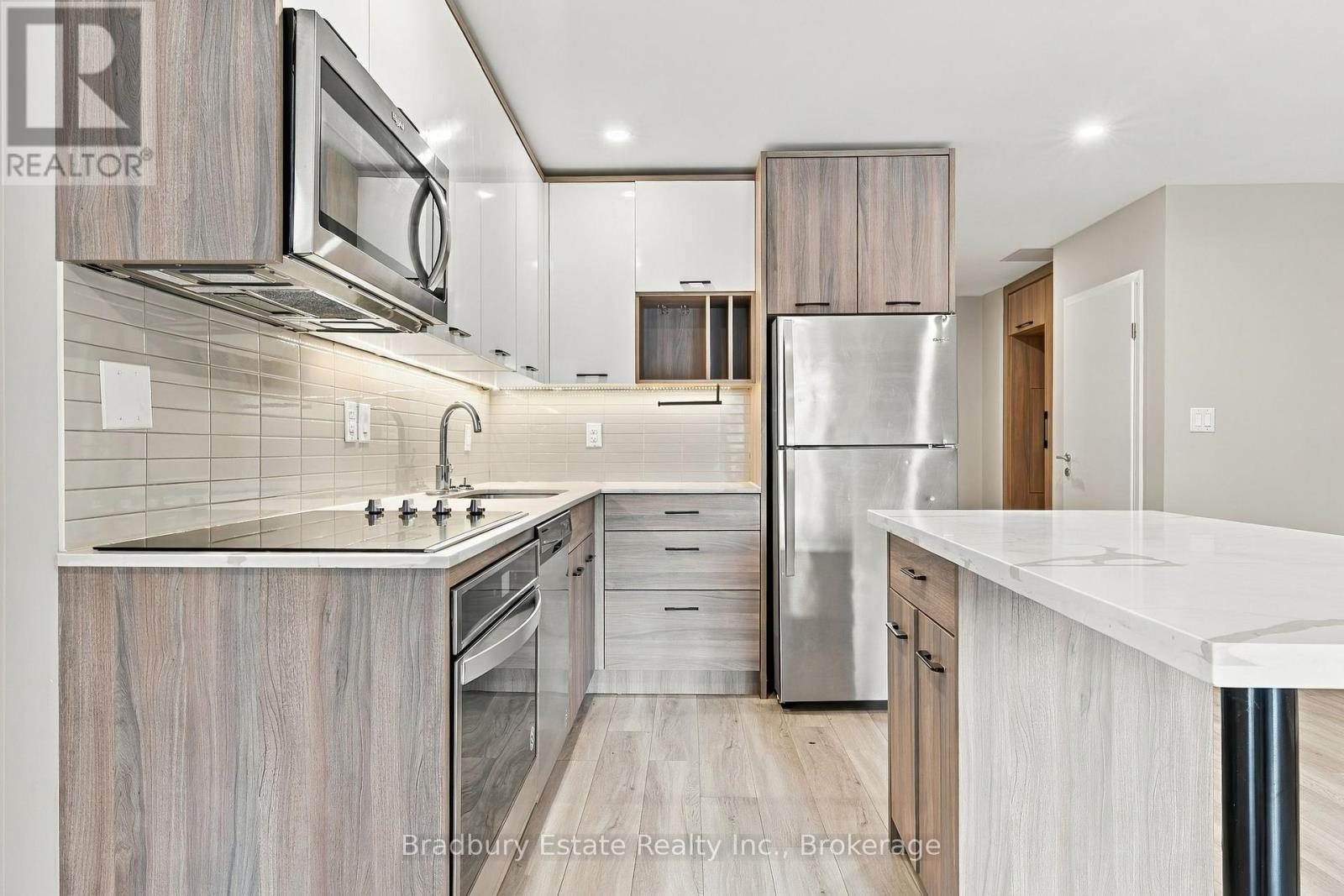1009 - 20 George Street Property Photo 7