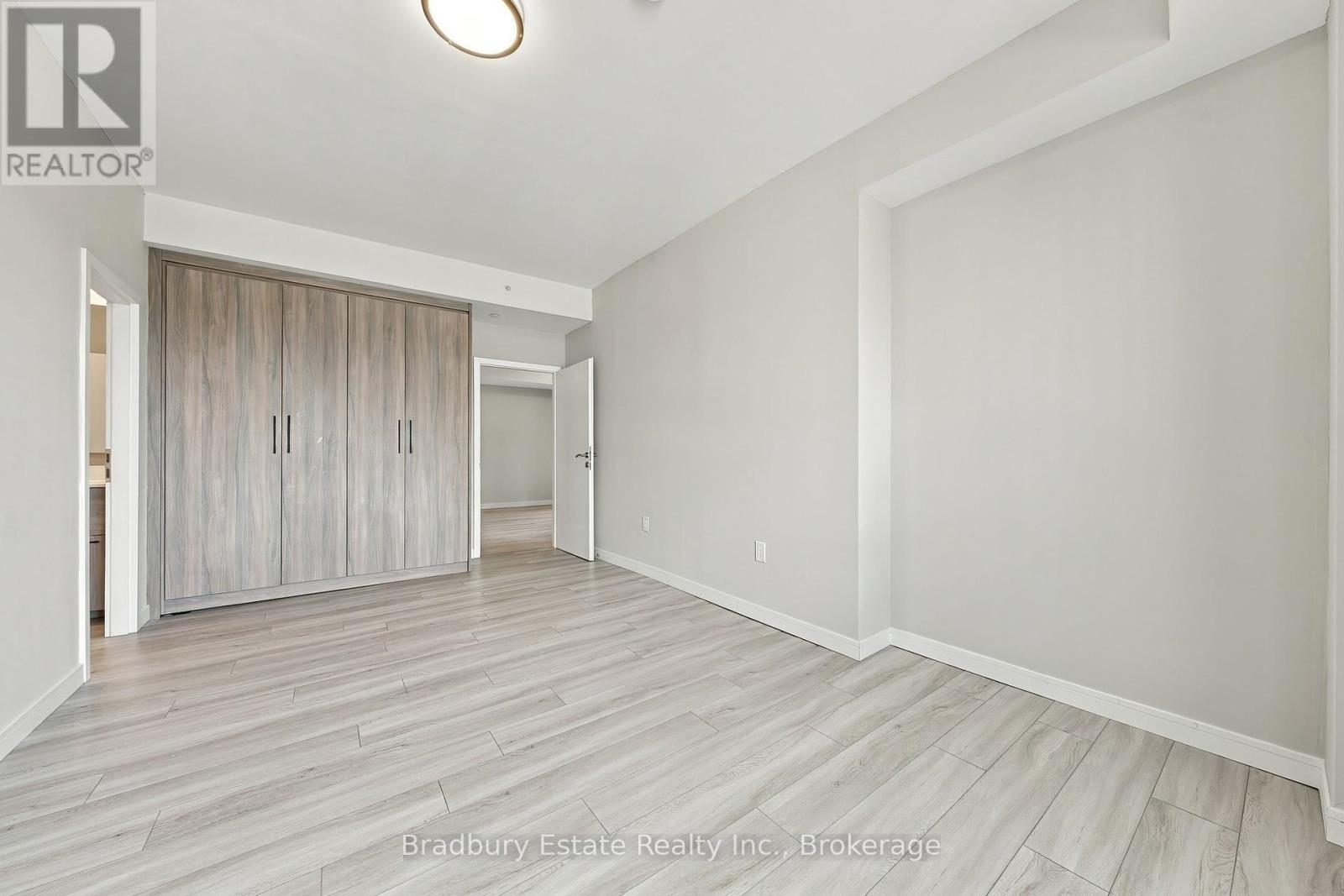 1009 - 20 George Street Property Photo 14