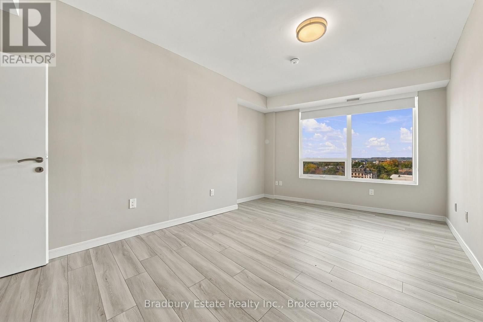 1009 - 20 George Street Property Photo 16