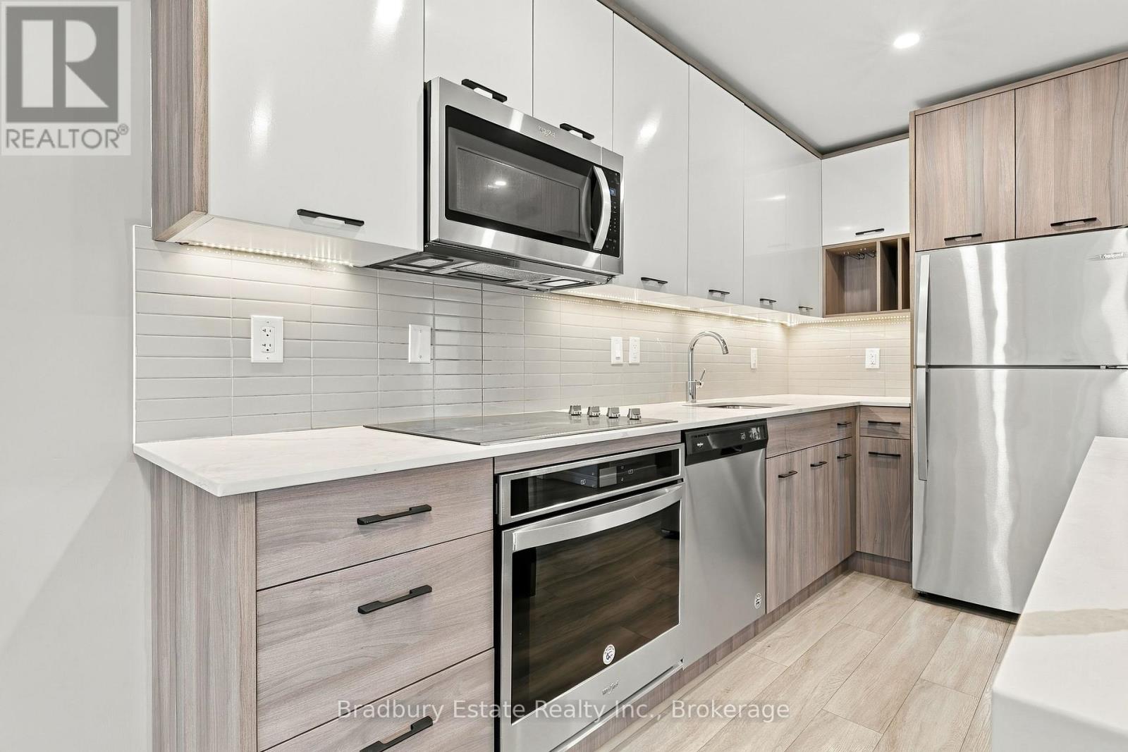 1002 - 20 George Street Property Photo 5