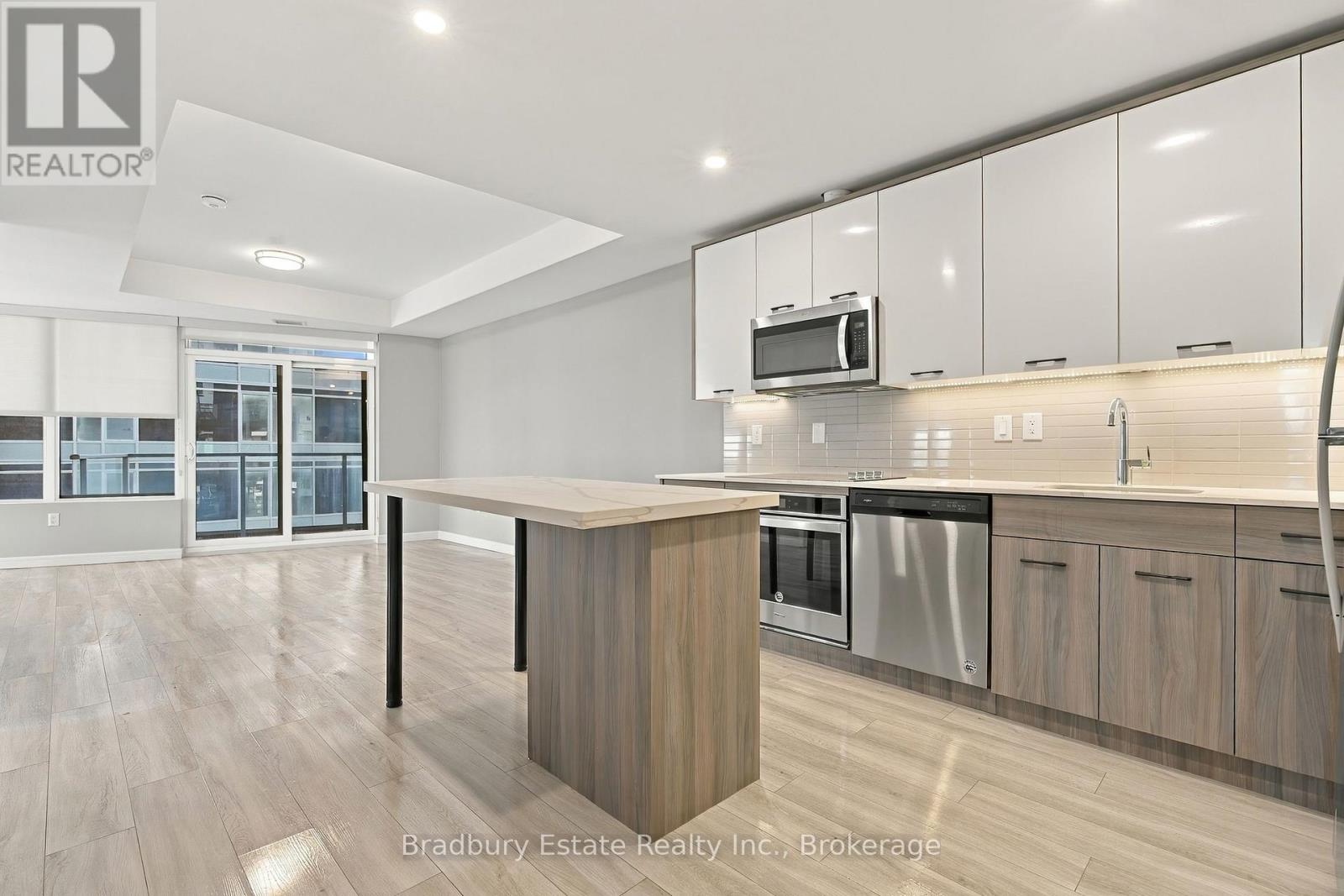 1002 - 20 George Street Property Photo 9