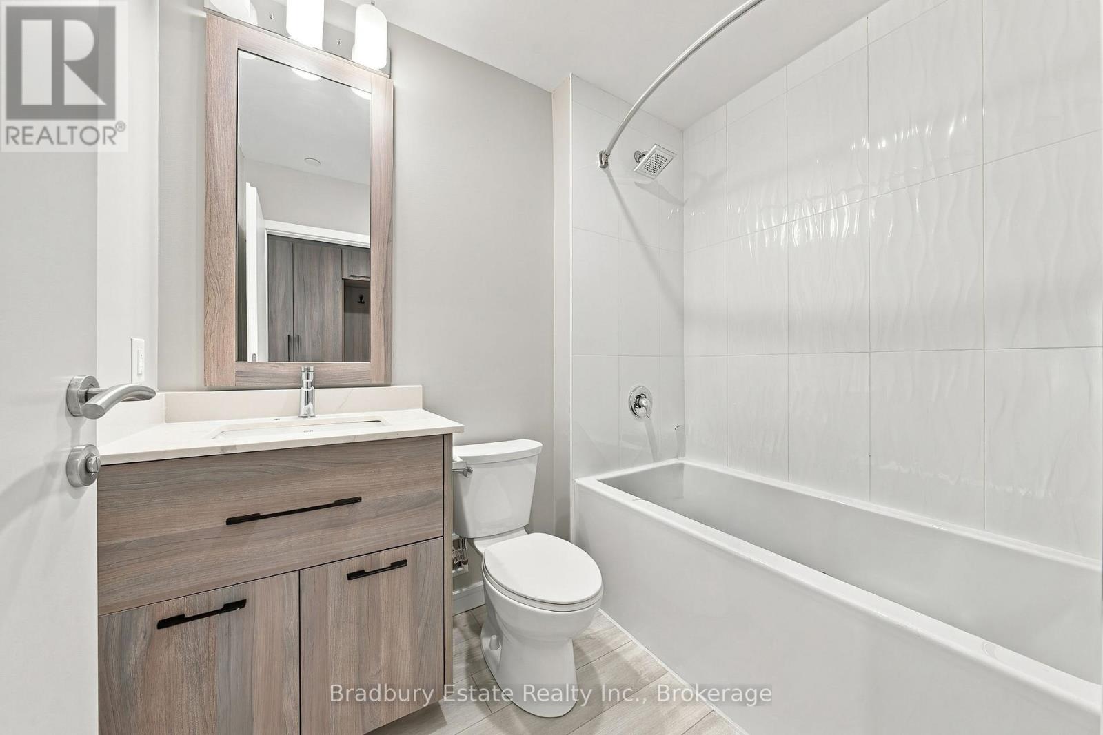 1002 - 20 George Street Property Photo 13