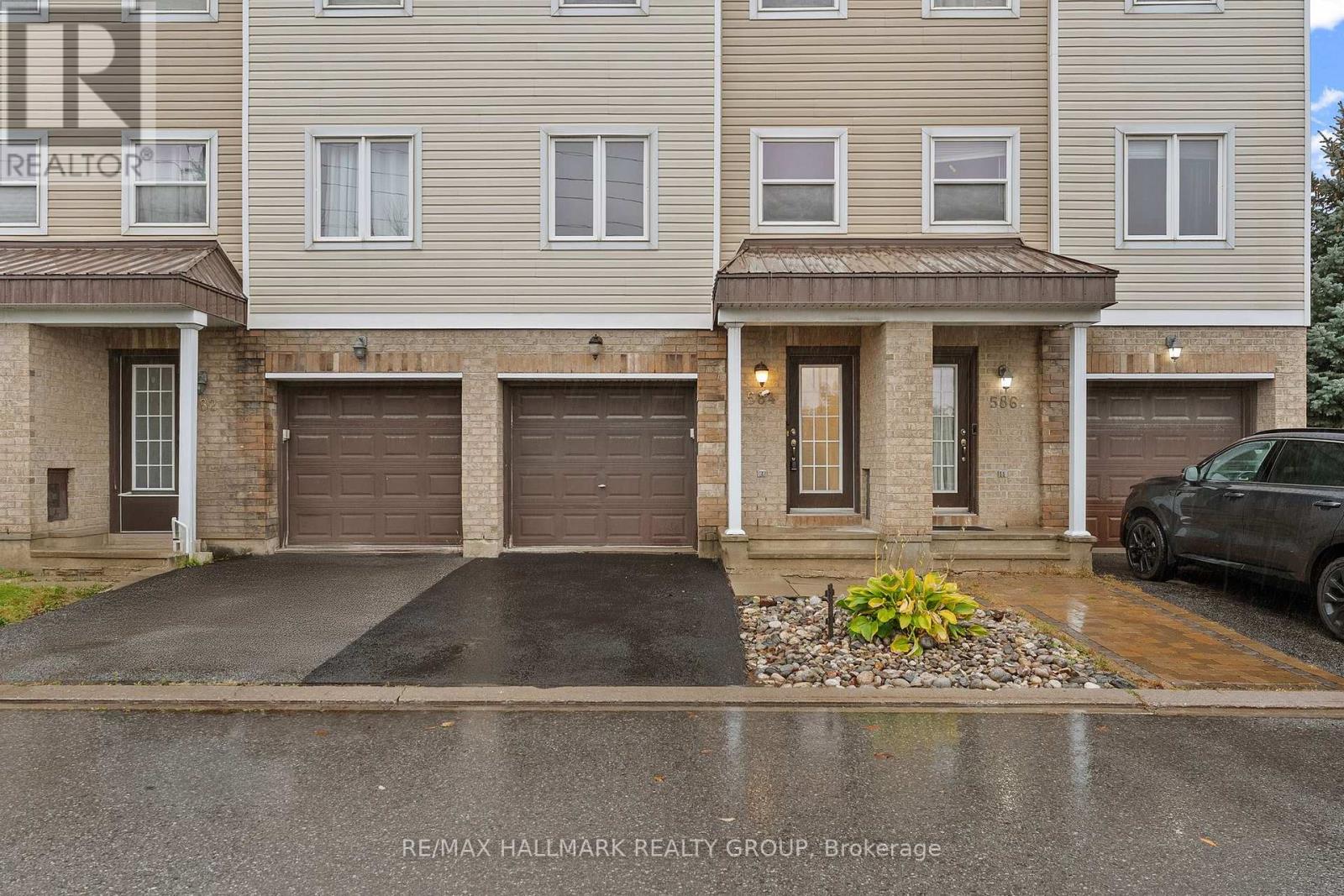 584 Simran Private Property Photo 3