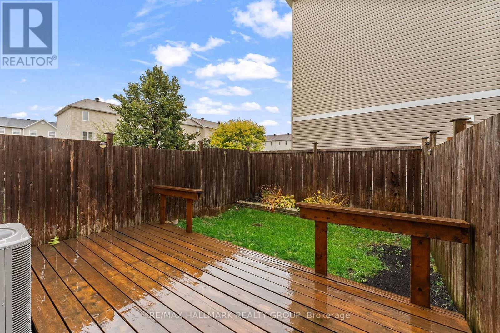 584 Simran Private Property Photo 11