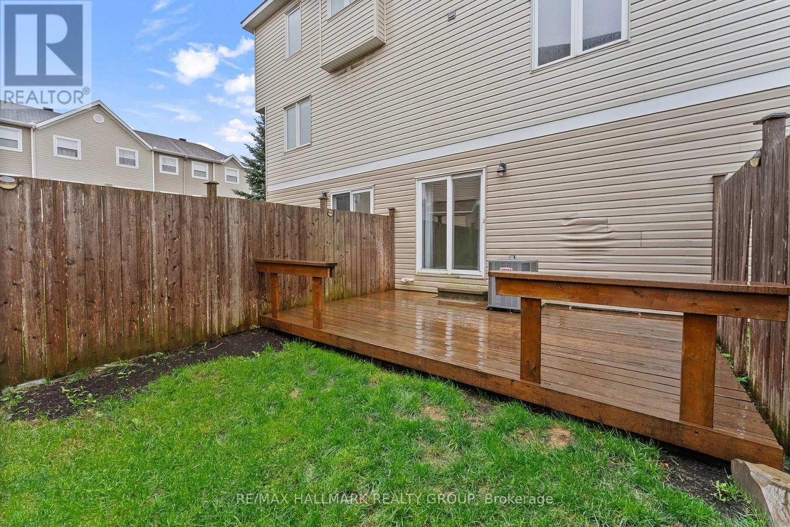 584 Simran Private Property Photo 13