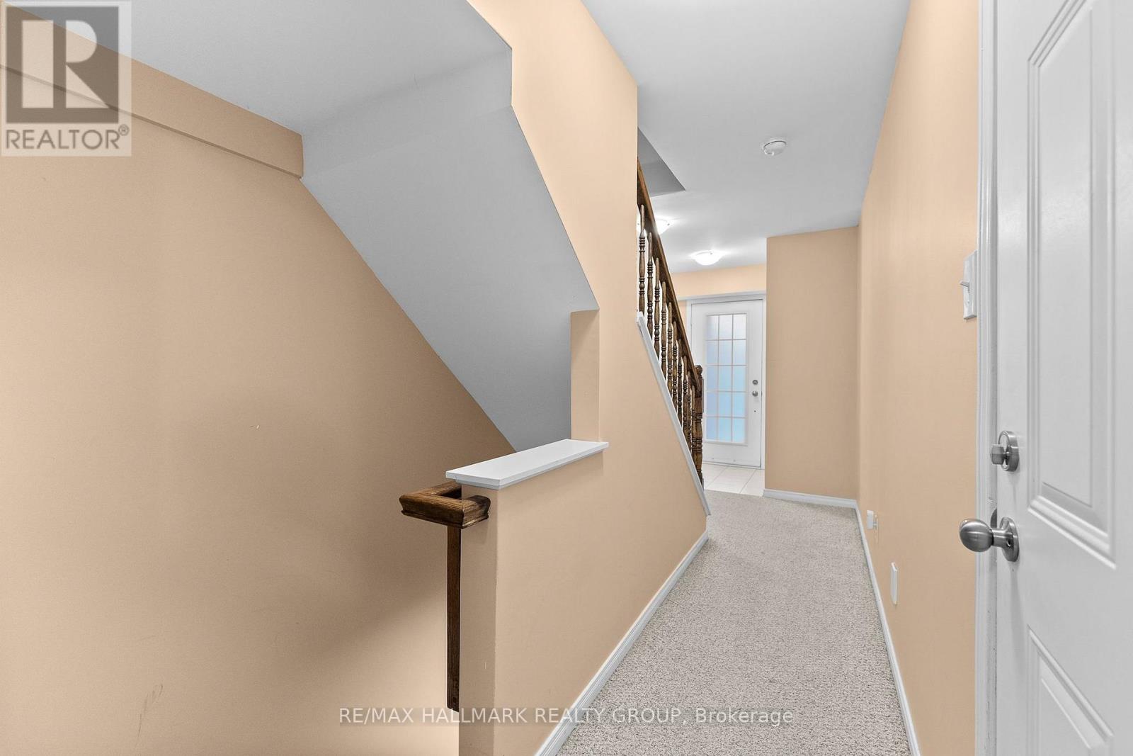 584 Simran Private Property Photo 15