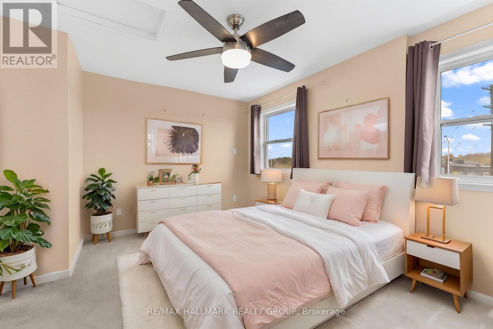 584 Simran Private Property Photo 34