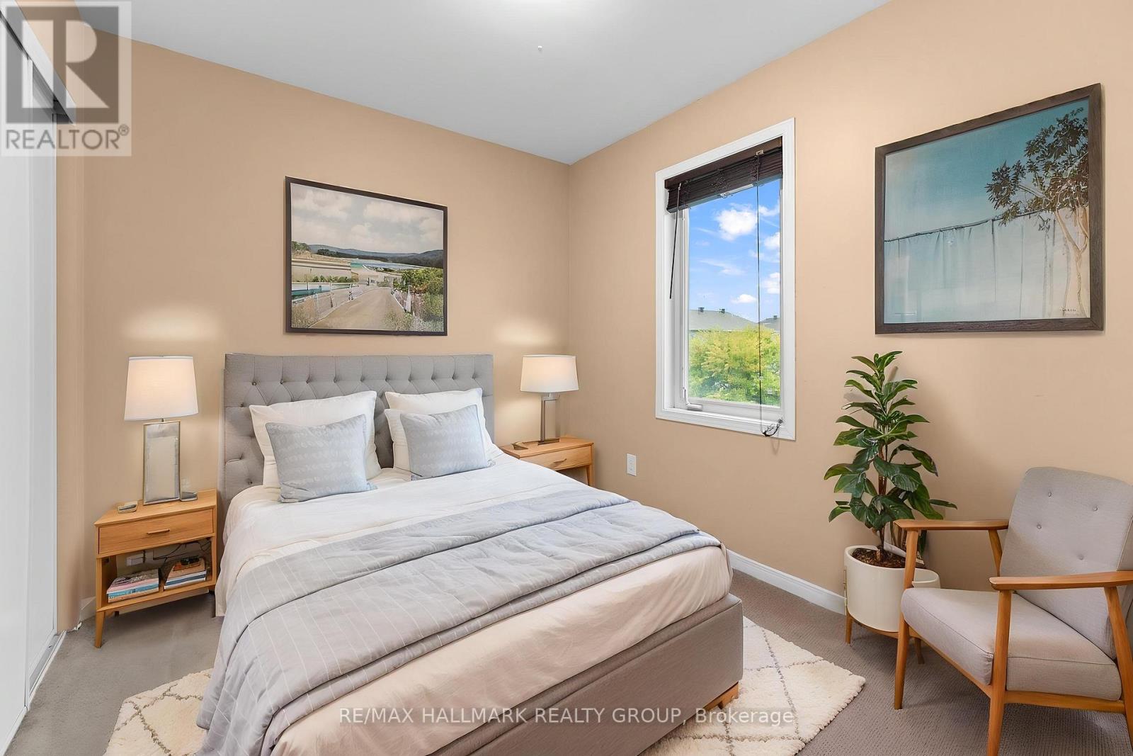 584 Simran Private Property Photo 38