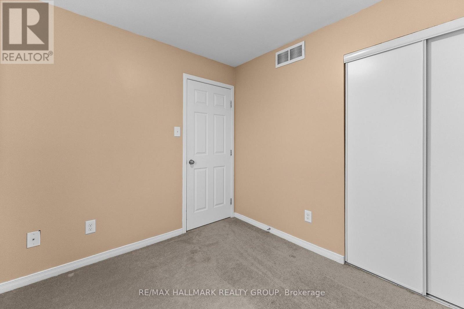 584 Simran Private Property Photo 40
