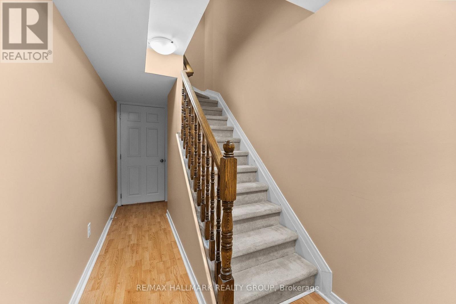 584 Simran Private Property Photo 43