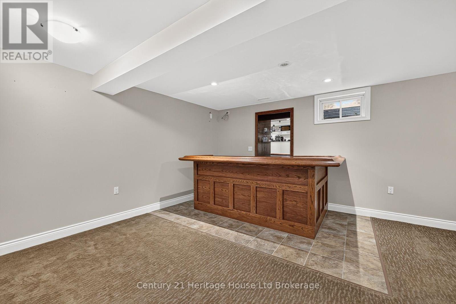 1028 Alberni Road Property Photo 33
