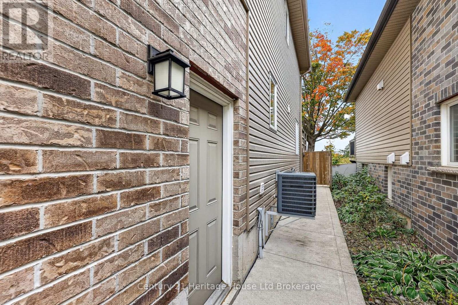 1028 Alberni Road Property Photo 38