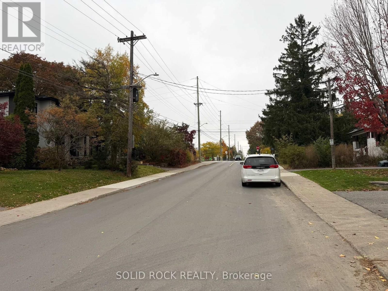 665 Broadview Avenue Property Photo 8