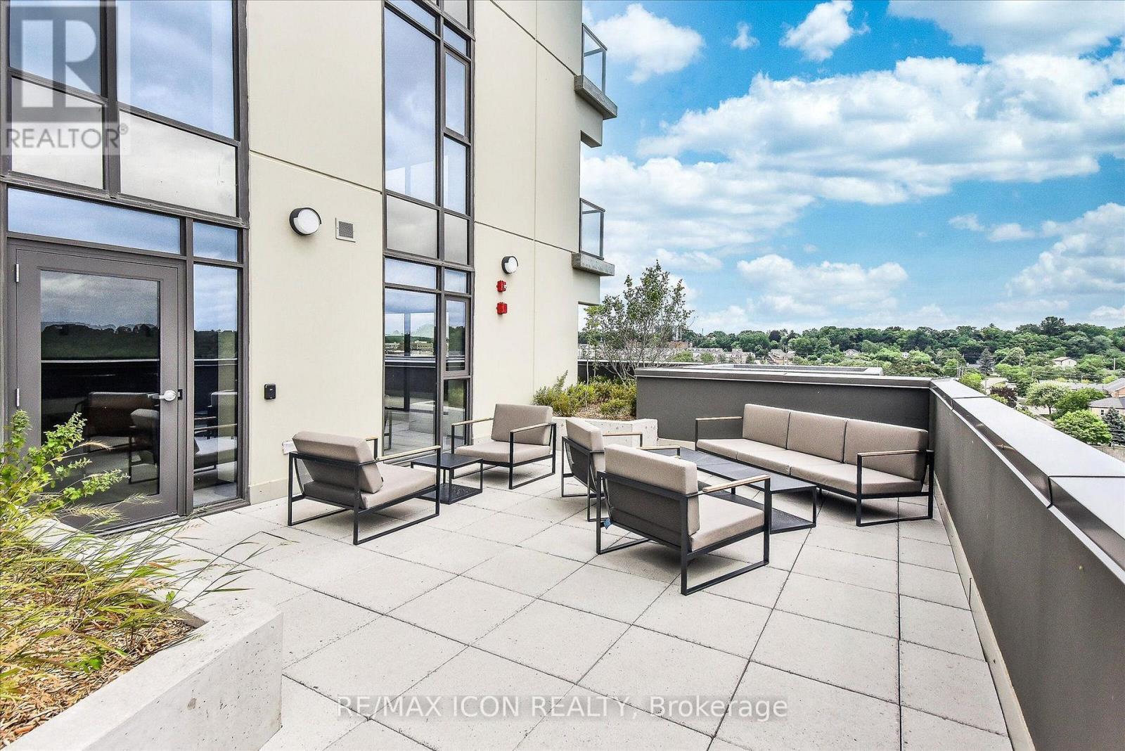 902 - 15 Glebe Street Property Photo 21