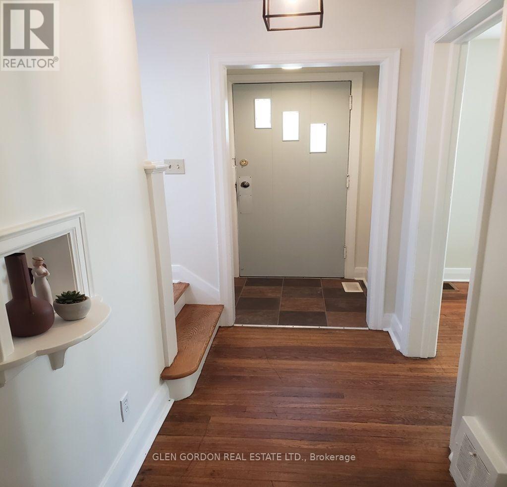 595 Victoria Street Property Photo 2