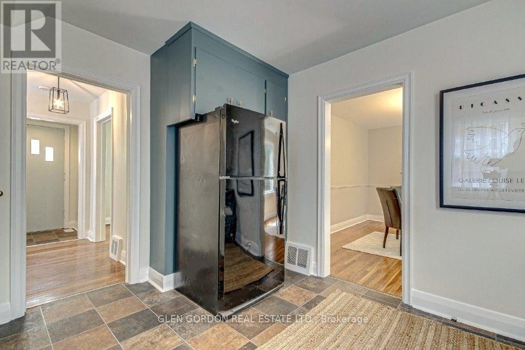 595 Victoria Street Property Photo 10
